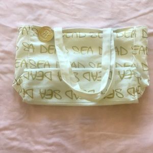 Robin Ruth Canvas Tote Bag - Full Zipper Closure. Stylish and Practical!